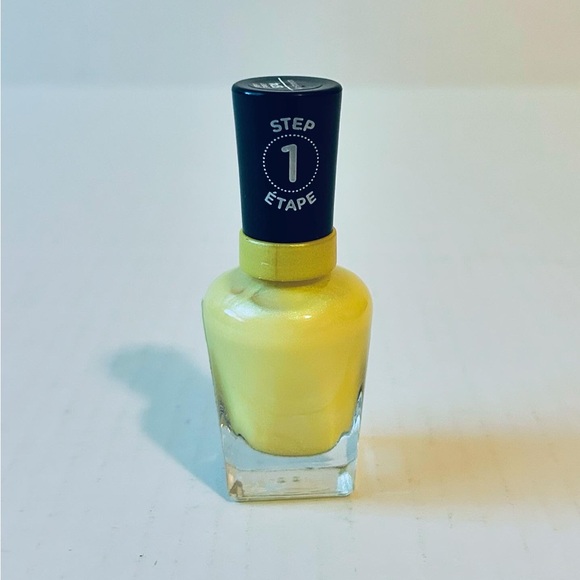 ⭐️5 For 25⭐️ Sally Hansen Neons Collection Miracle Gel Nail Polish Sun-shine On - Picture 3 of 8